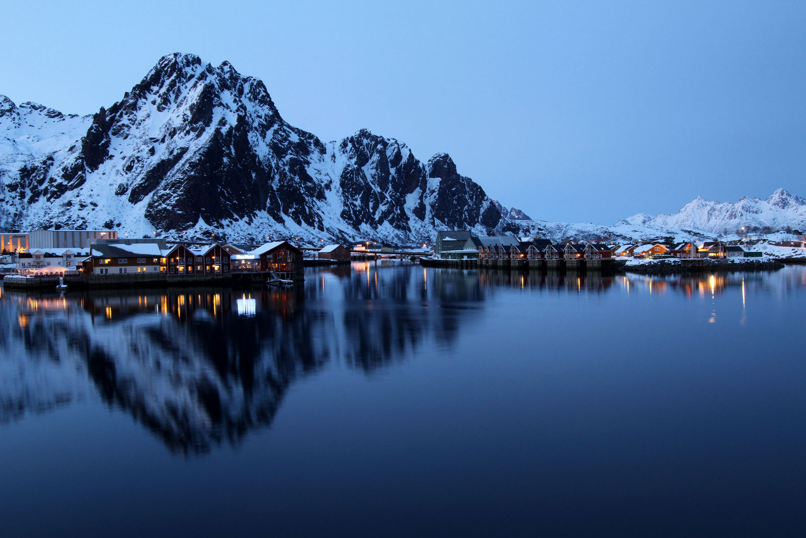 Svolvaer by Night
